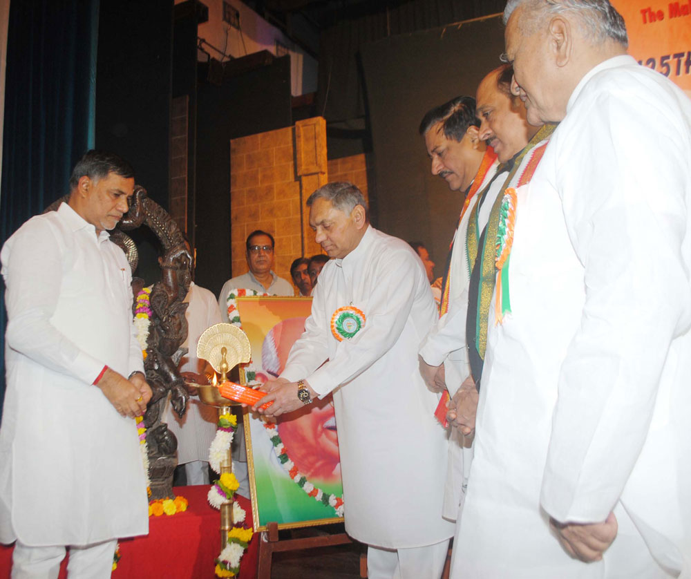 MUMBAI CONGRESS CELEBRATES 125 YEAR OF FOUNDATION OF INDIAN NATIONAL CONGRESS AT MUMBAI Y B CHAVAN AUDITORIUM.