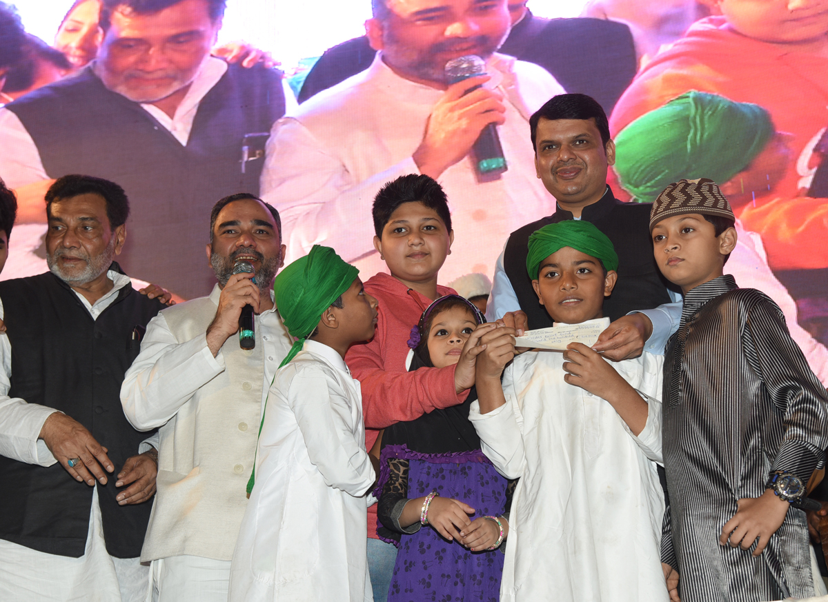 Chief Minister Devendra Fadnavis attended Eid-Milad-un-Nabi Birthday Celebration of Prophet Mohammed (S.A.W.S.) at Byculla.