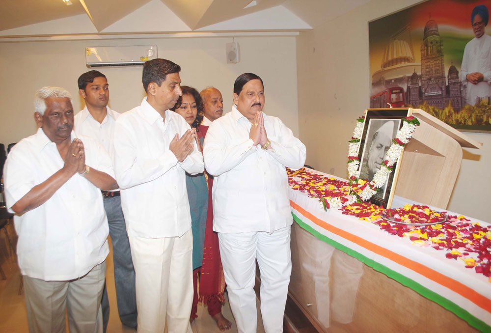 EX.CHIEF MINISTER OF MAHARASHTRA  LATE.YASHWANTRAO CHAVAN ON HIS DEATH ANNIVERSARY.