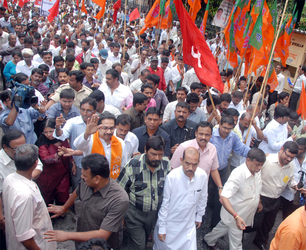 MILL WORKERS PROTEST RALLY ON OCCASION SHIV SENA PRESIDENT UDHAV THAKAREY & RPI PRESIDENT RAMDAS ATHAWALE.