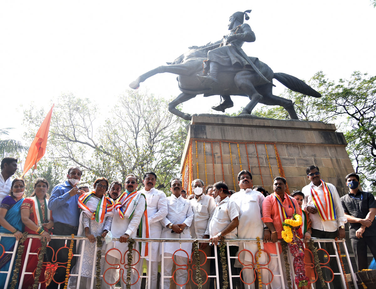 Newly Appointed MPCC President Nana Patole with Team for Abhivadan at  Shiv Smarak at Shivaji Parrk Dadar.