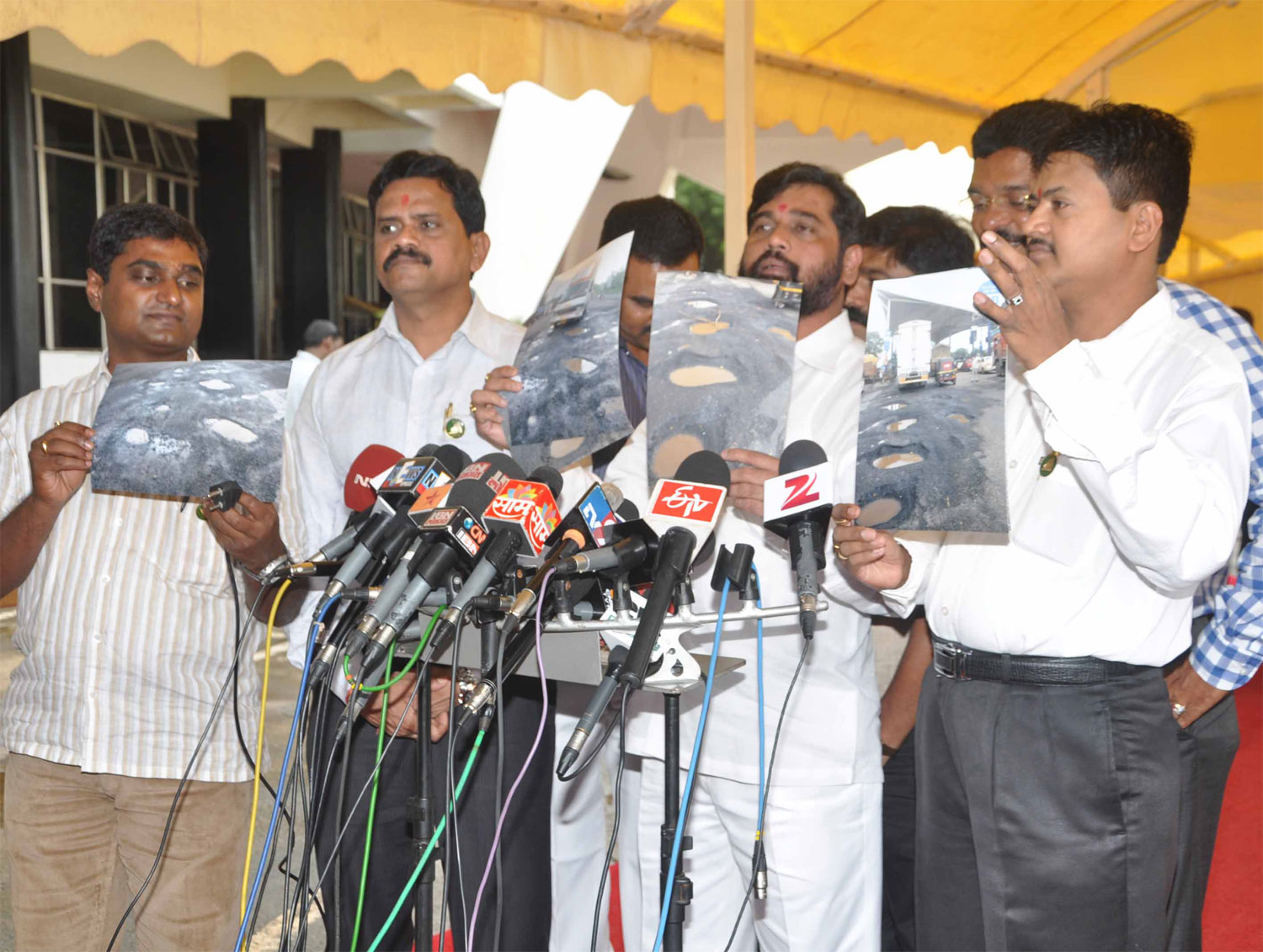 SHIVSENA MLA EKNATH SHINDE PRESS CONFERENCE AT VIDHAN BHAVAN.