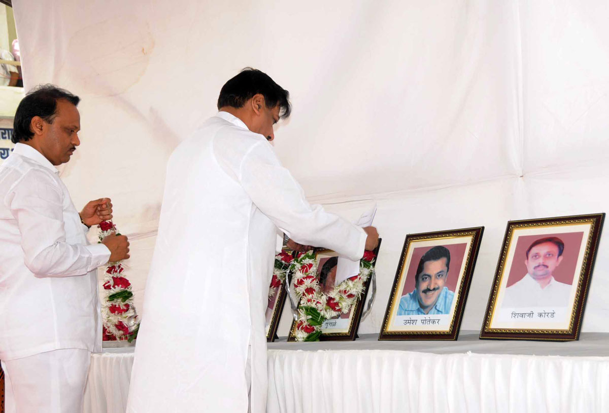 CHIEF MINISTER PRITHVIRAJ CHAVAN & DY.CHIEF MINISTER AJIT PAWAR AT MANTRALAYA.