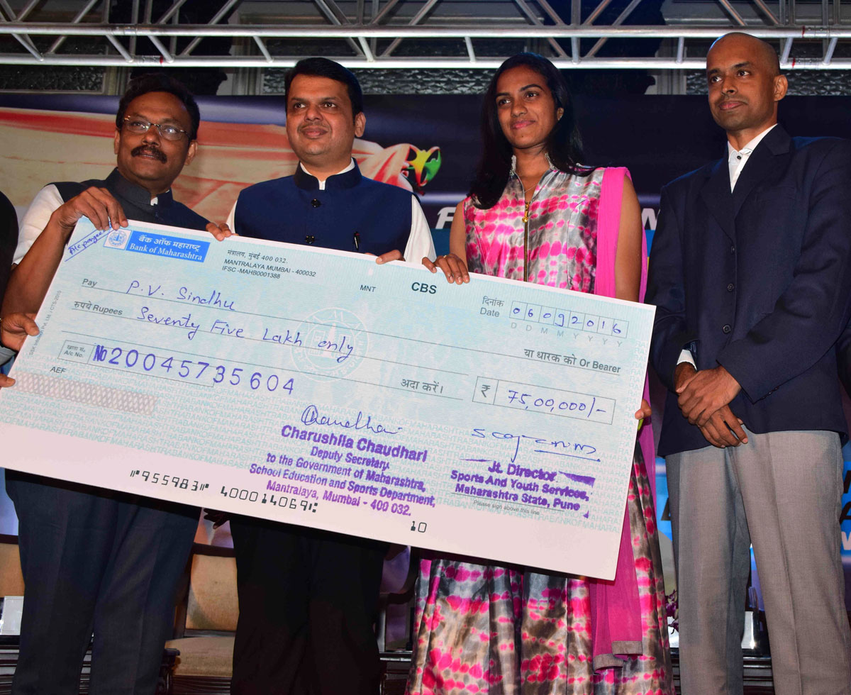 RIO Olympics-2016 Silver Medalist Ms.P.V.Sindhu felicitated by Chief Minister Devendra Fadnavis.