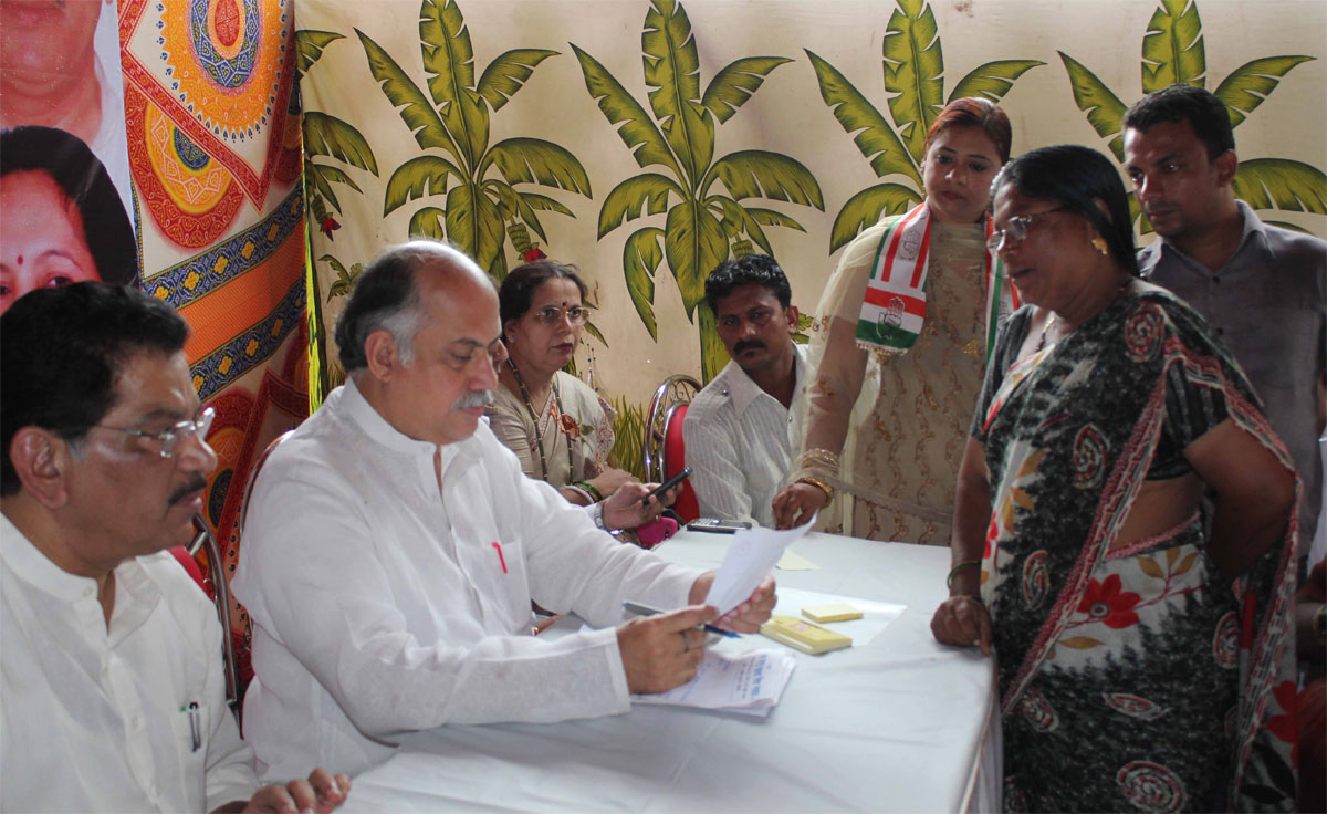 EX.MINISTER & MP.GURUDAS KAMAT JANSAMPARK ABHIYAN AT ANDHERI EAST & WEST.