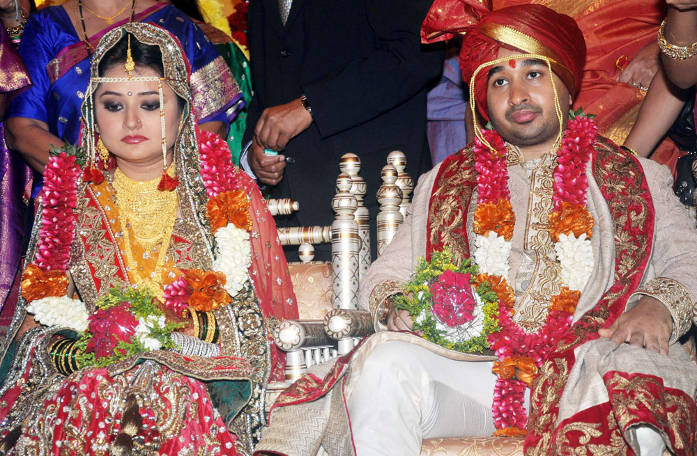 INDUSTRIES,PORTS,EMPLOYMENT & SELF - EMPLOYMENT MINISTER NARAYAN RANE & NILAM RANE SON NITESH RANE WEDDING CEREMONY AT HOTEL GRAND HAYTT KALINA WITH RUTUJA SHINDE IN PRESENCE OF Hon'ble GUEST'S .