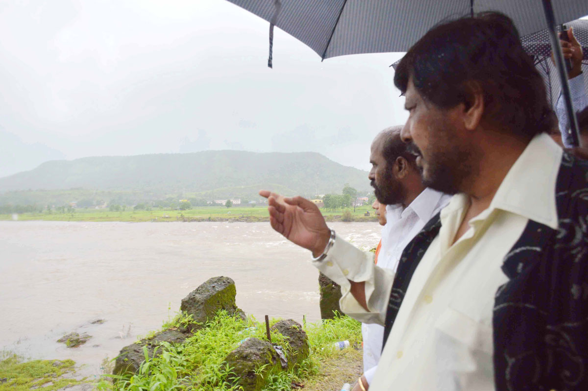 Social Justice & Empowerment MoS Ramdas Athawale visit Mahad Trajedy Bridge Collapse Spot.