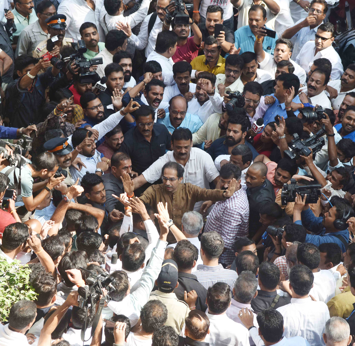 Shivsena Chief Uddhav Thackarey with Shivsena Karyakartas at Y.B.Chavan.