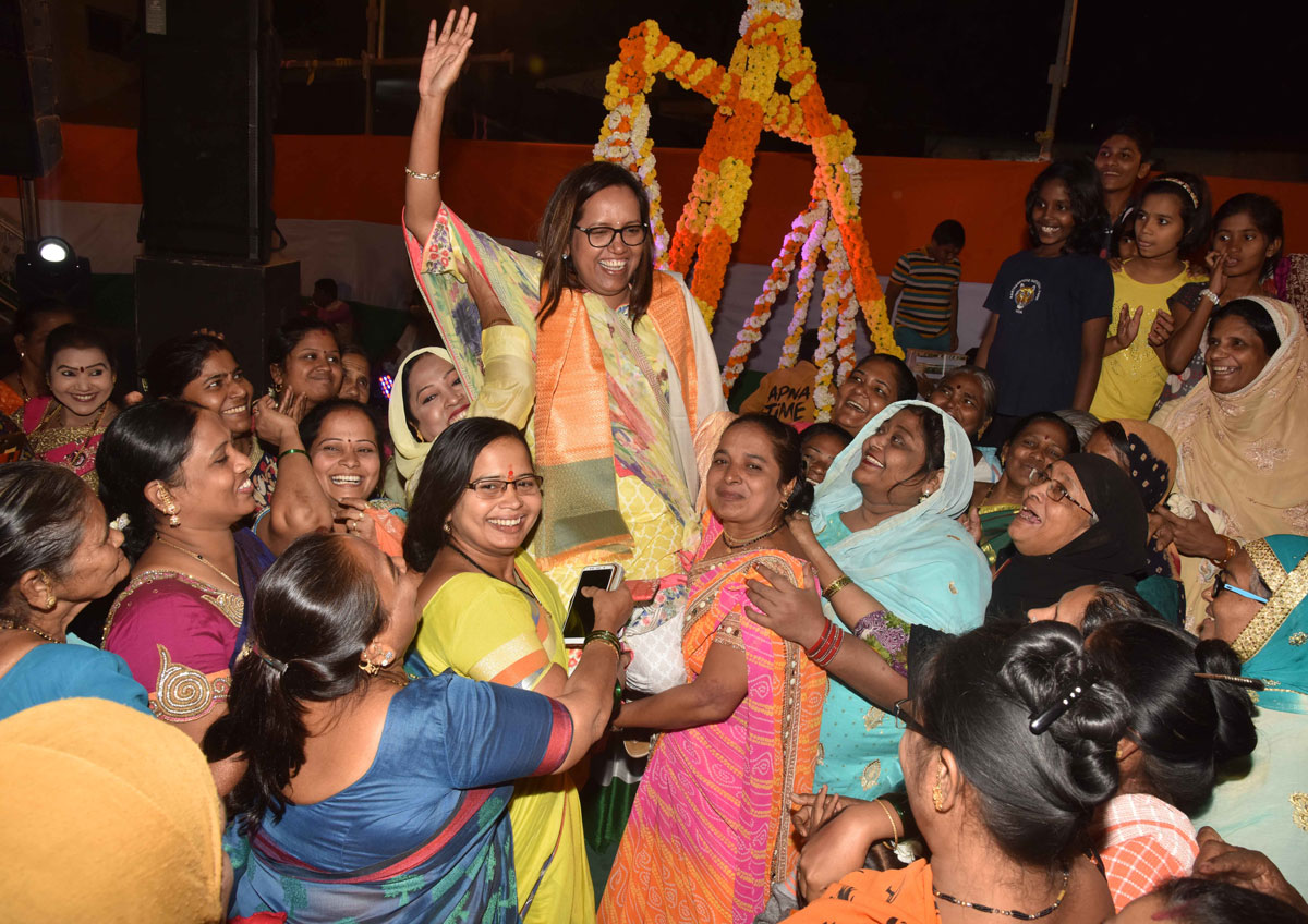 Education Minister Prof. Varsha Gaikwad Felicitated in Dharavi.
