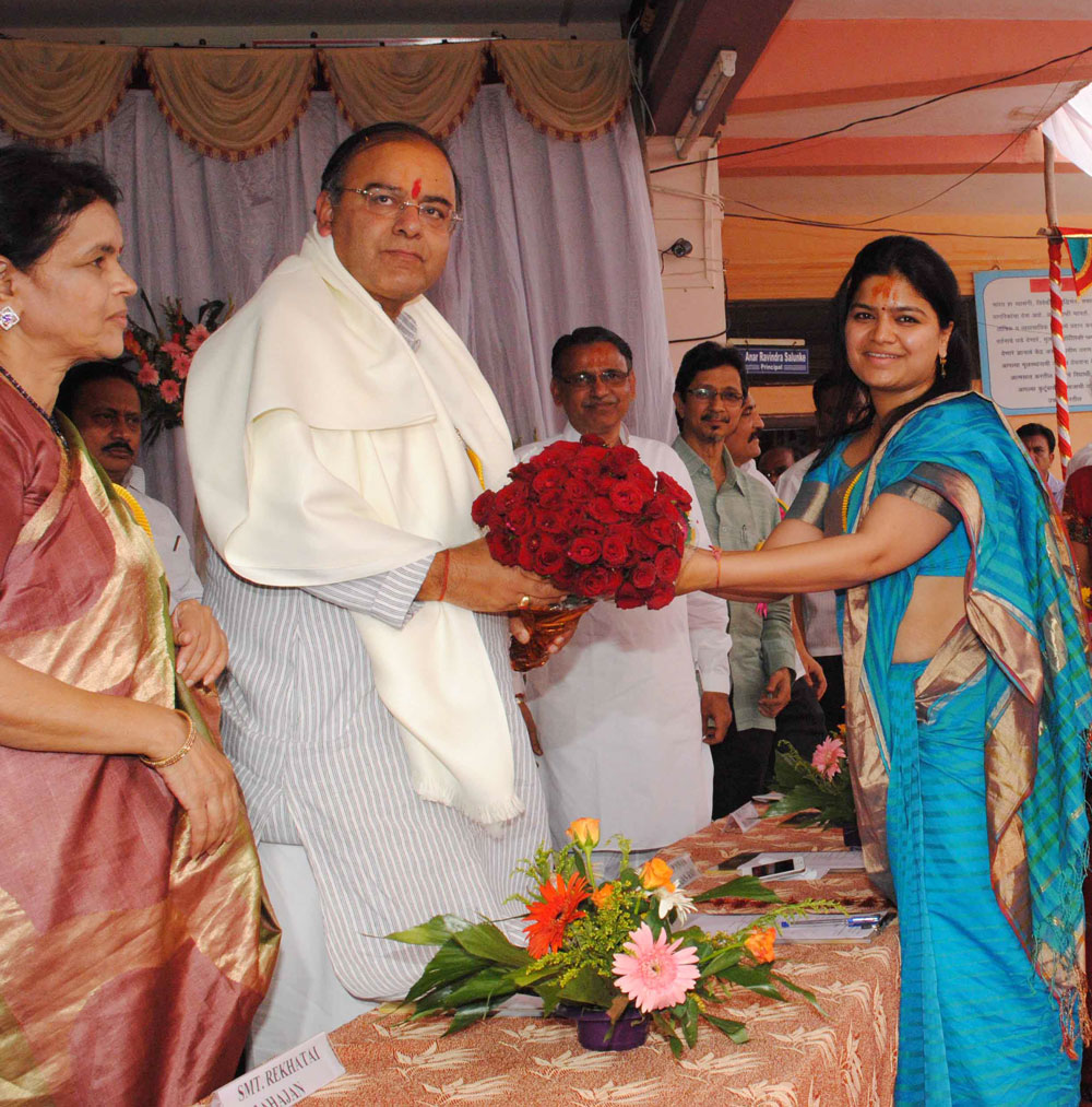 BJP SENIOR LEADER ARUN JETHLI & BJP YUVA LEADER POONAM MAHAJAN AT USMANABAD.