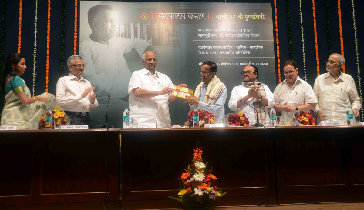 NCP CHIEF & CENTRAL MINISTER SHARAD PAWAR,MP.SUPRIYA SULE & MINISTER CHAGAN BHUJBAL AT Y.B. CHAVAN CENTRE.