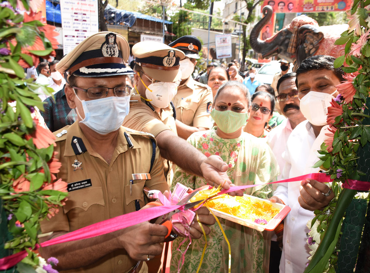 MLA Yamini Jadhav & Shivsena Leader Manoj Jamsutkar inaugurates Police Chowky Bit no 2 at Mazagaon Tadwadi.