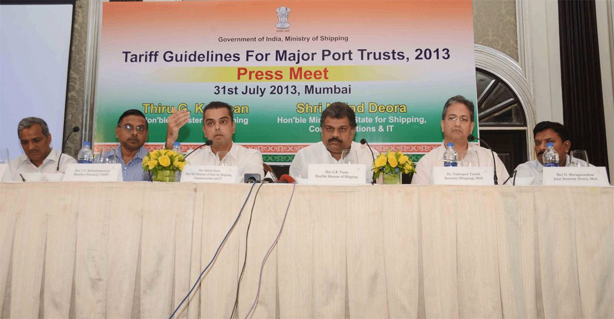 UNION MINISTER FOR SHIPPING MR.G.K.VASAN WITH MINISTER OF STATE FOR SHIPPING & MP.MILIND DEORA PRESS CONFERENCE AT HOTEL TAJ MAHAL MUMBAI.