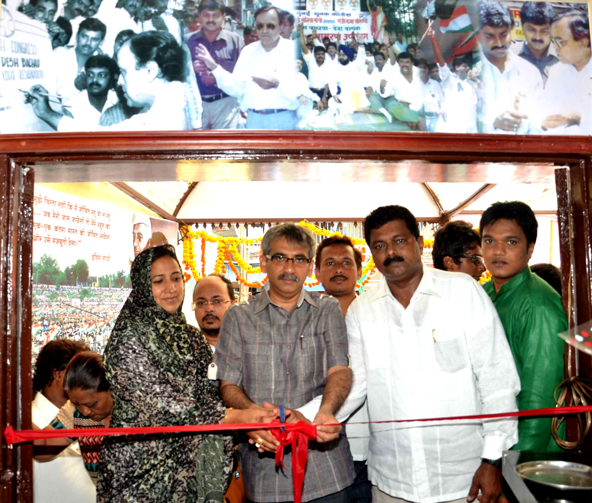 MLA AMIN PATEL INAUGURATES OFFICE MUNICIPAL CORPORATER SHAHANA RIZWAN KHAN AT KAMATHIPURA.
