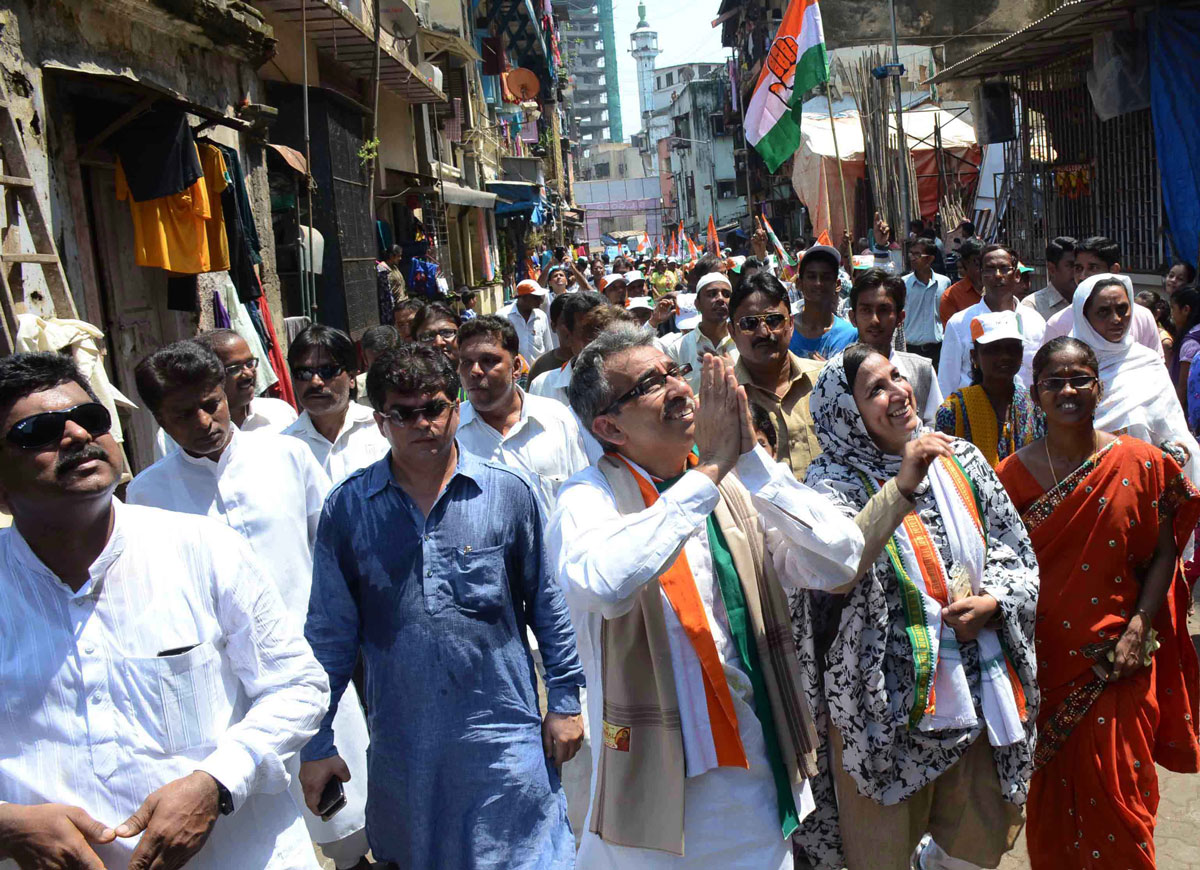 186-Mumbadevi Assembly Congress Party Candidate Amin Patel Padyatra at Nagpada.