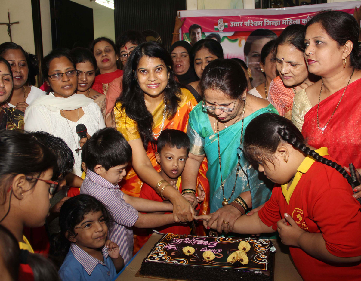 Congress Chairperson Sonia Gandhi Birthday Celebrated with Disabled Childrens of Dilkhush School at Andheri by Mahila Congress in Mumbai.