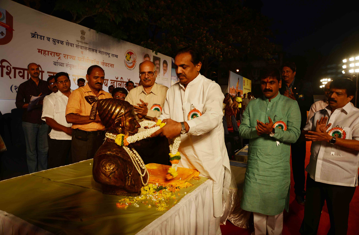 CHATRAPATI SHIVAJI MAHARAJ VOLLEY BALL TROPHY TOURNAMENT INAUGURATED BY GUARDIAN MINISTER JAYANTRAO PATIL ON OCCASION MINISTER SACHIN AHIR.