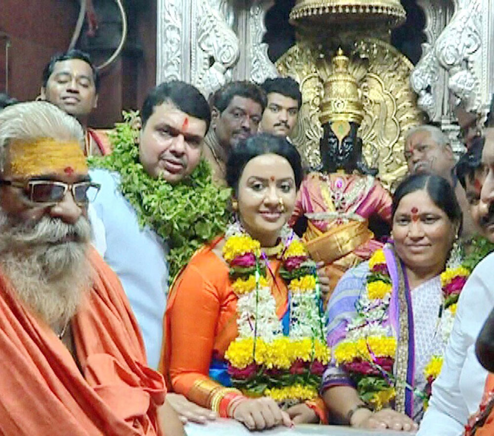 Chief Minister Devendra Fadnavis & Smt.Amruta Fadnavis for Blessing of Pandurang at Pandharpur on occasion of Ashadi Ekadashi.