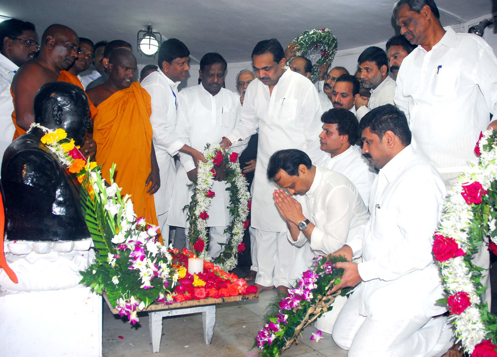 DY.CHIEF MINISTER AJITDADADA PAWAR,MIN.JAYANT PATIL,MIN.SACHIN AHIRE,NCP.MUMBAI PRESIDENT NARENDRA VERMA & VINAYAKRAO METE TRIBUTE TO DR. BABASAHEB AMBEDKAR ON HIS 54th MAHAPARINIRVAN DIN AT CHAITYA BHUMI DADAR.