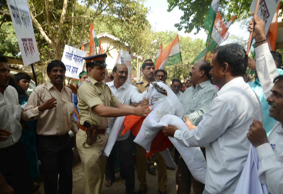 Mumbai Congress Protest Against Sakshi Maharaj Remark on Rahul Gandhi.