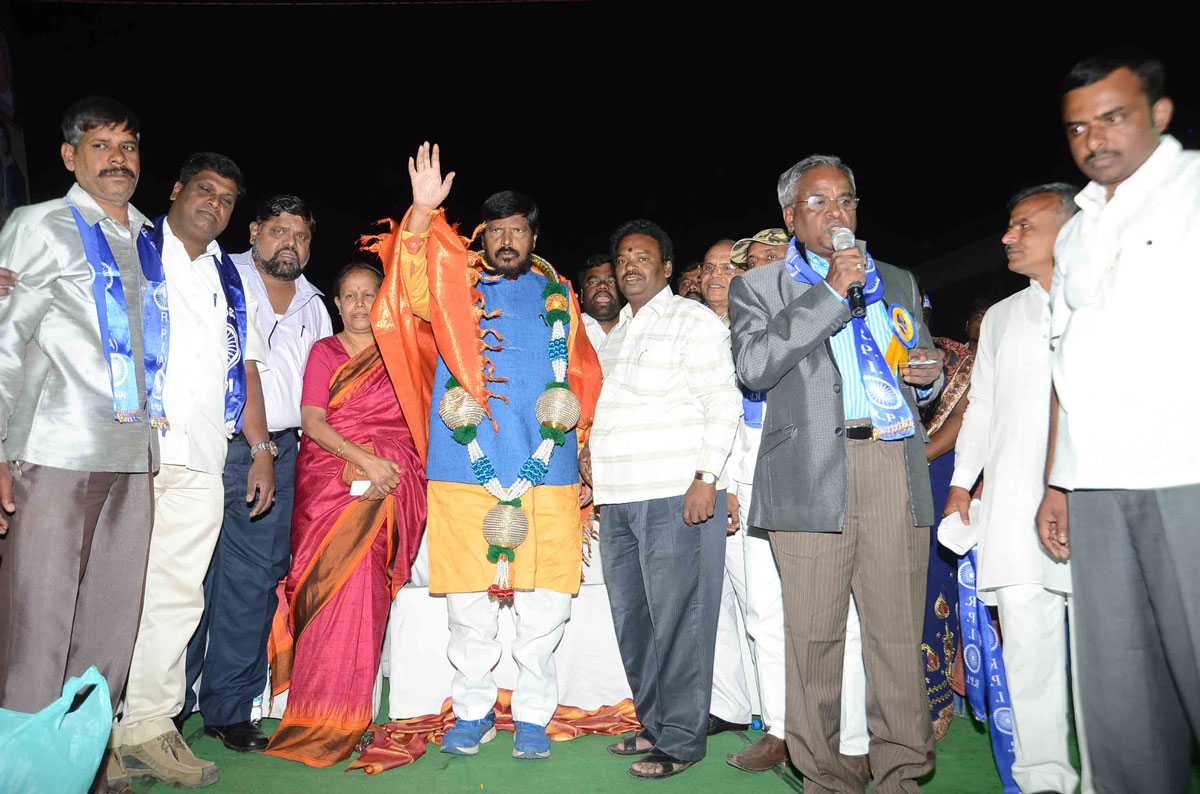 RPI{A} celebrating Bharatratna Dr.Babasaheb Ambedkar125th Birth Anniversary Yr by "Jati Todo-Samaj Jodo" Samata Abhiyan "Samata Rath" in Presence MP & RPI President Ramdas Athawale Welcome in Karnataka State Bangalore.