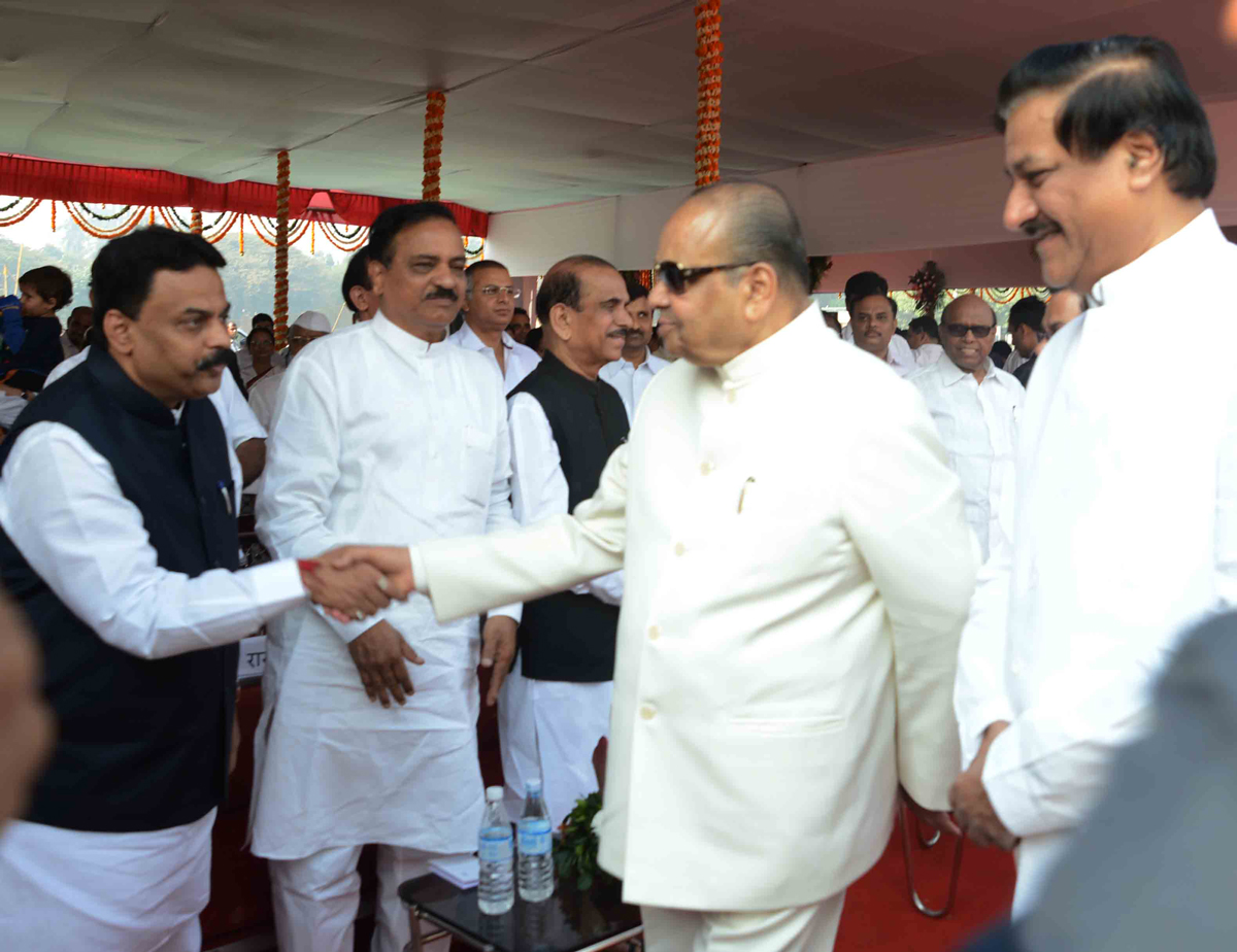 GOVERNOR K.SANKAR NARAYANAN & CHIEF MINISTER PRITHVIRAJ CHAVAN ON 63RD REPUBLIC DAY AT SHIVAJI PARK.