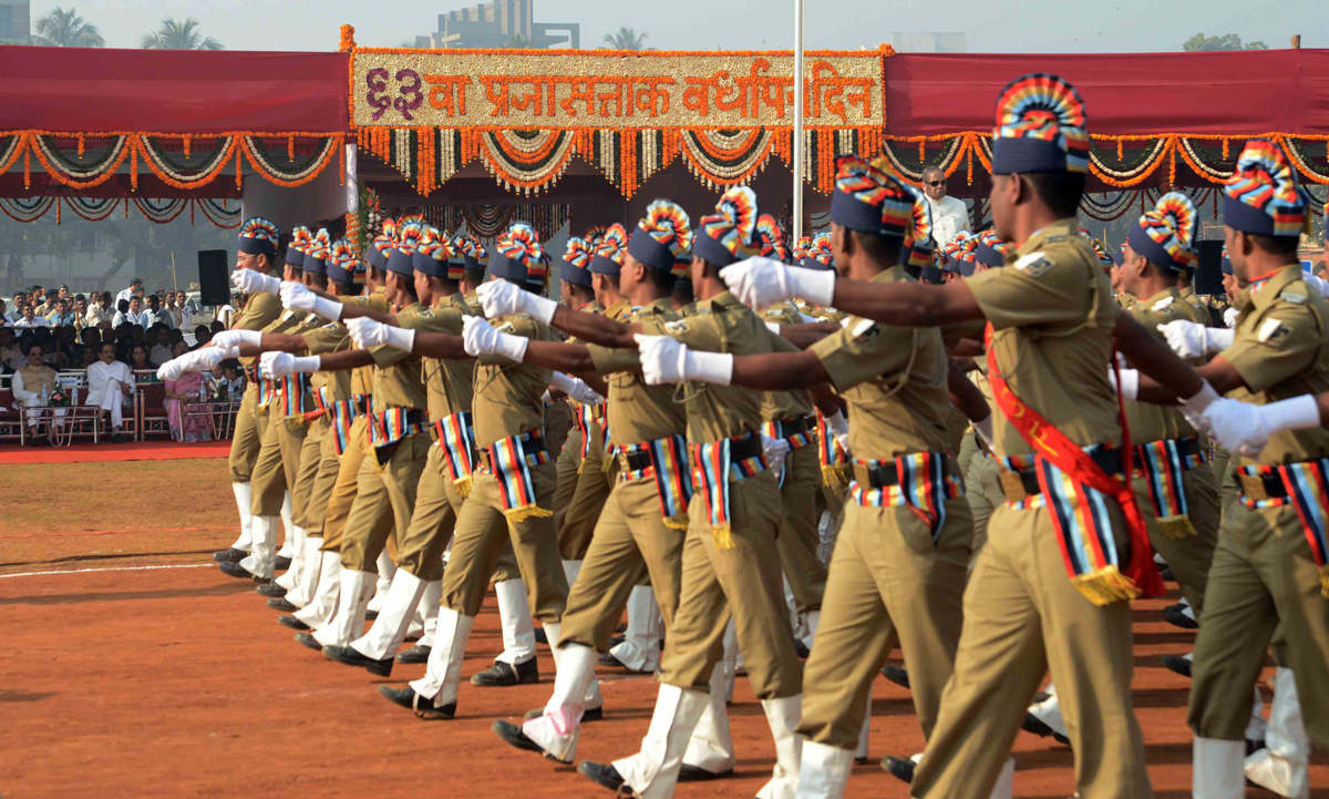 GOVERNOR K.SANKAR NARAYANAN & CHIEF MINISTER PRITHVIRAJ CHAVAN ON 63RD REPUBLIC DAY AT SHIVAJI PARK.