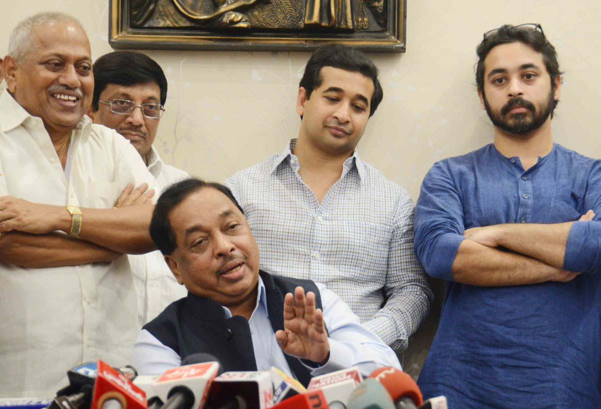 Congress Leader & Minister Narayanrao Rane Press Conference at Nyaneshwari Bunglow Malbar Hill.