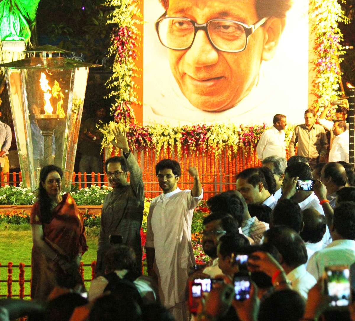 Akahand Jyot Inaugurated at Shivaji Park in Memory of "Hindu Hirday Samraat " Balasaheb Thackeray on his Birth Anniversary.