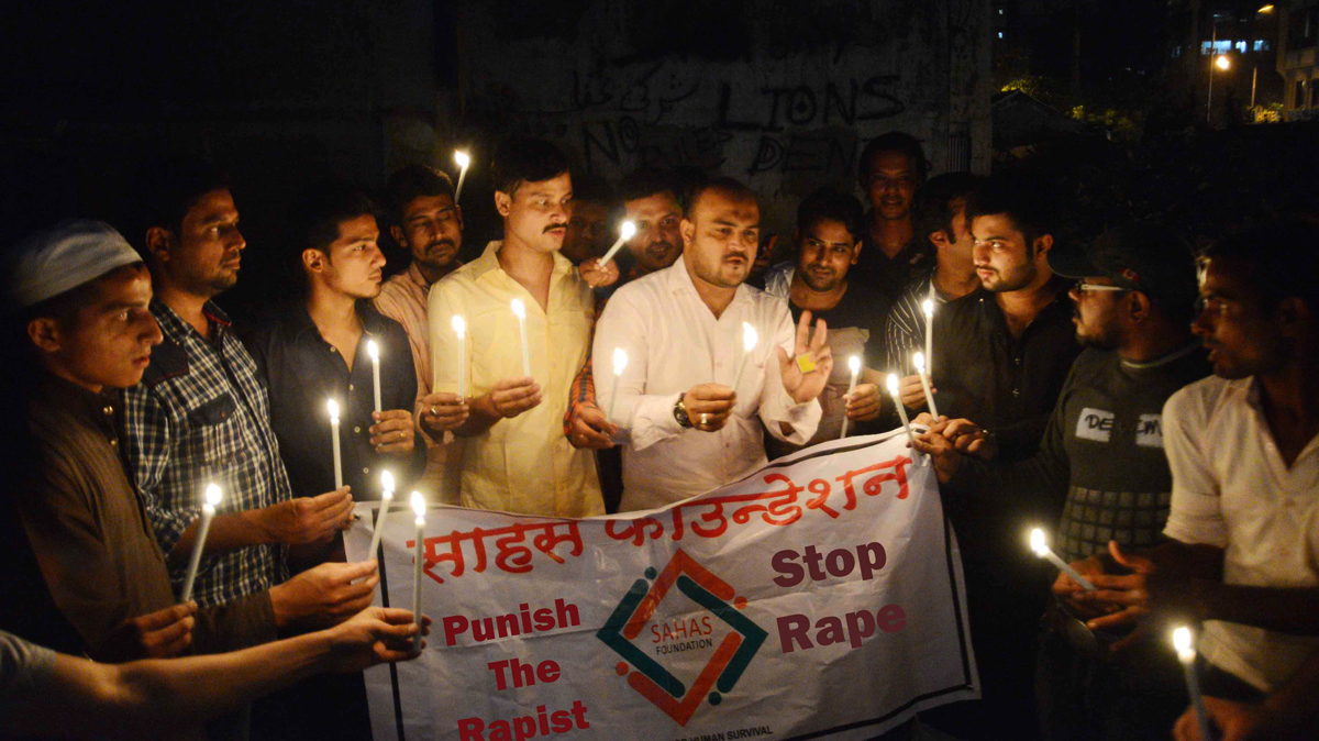Candle March by Sahaas Foundation on Nirbhaya Case issue at Mumbai Central.