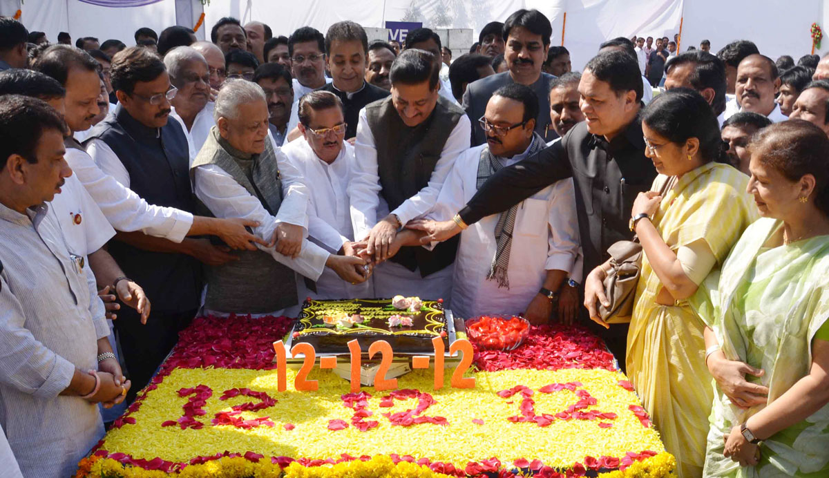 3rd DAY WINTER SESSION -NCP CHIEF & UNION MINISTER SHARAD PAWAR BIRTHDAY CELEBRATION AT NAGPUR VIDHAN BHAVAN