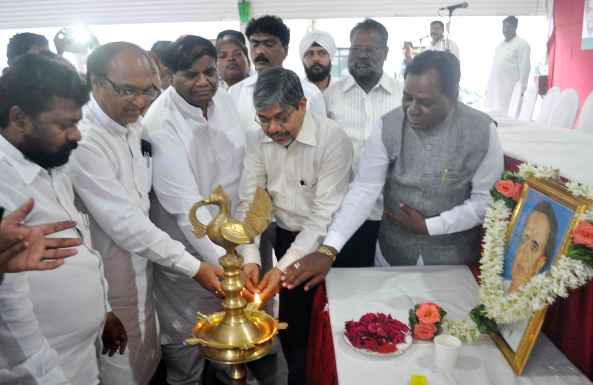 TRIBUTE TO GREAT LEADER LATE ANNABHAU SATHE ON HIS 44TH DEATH ANNIVERSARY BY MUMBAI CONGRESS.