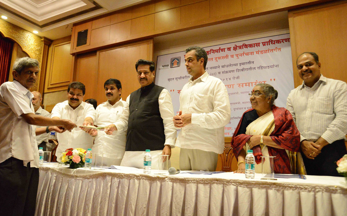 Chief Minister Prithviraj Chavan,Union Minister of State & MP.Milind Deora & State Minister Sachin Ahir in Sahyadri Guest House at Malabar Hill.