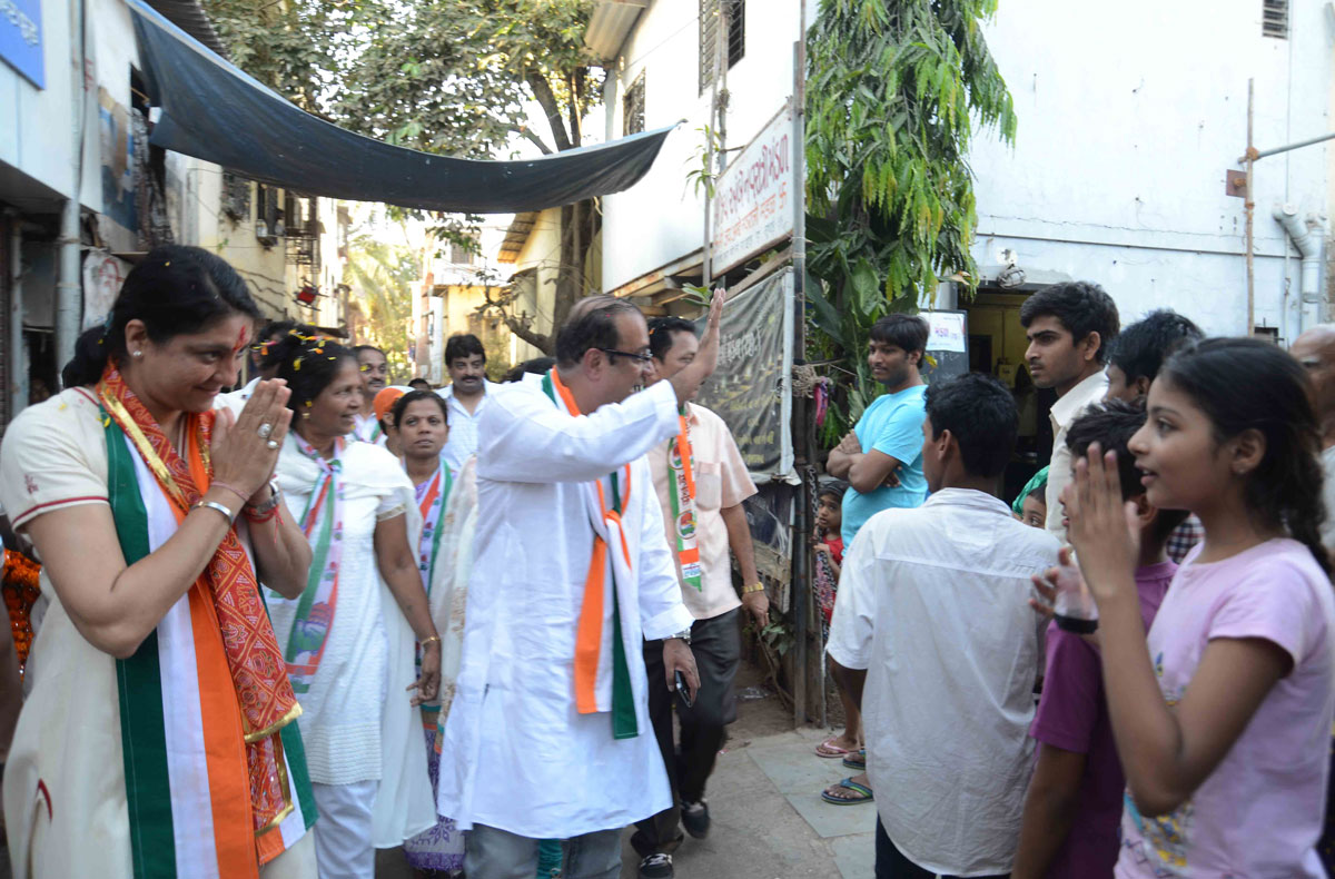 Smt.Priya Dutt Congress / NCP / PRP (Kawade) / Republican Party of India (Democratic) Alliance Candidate from Mumbai North Central Parliamentary Constituency in Vile-Parle Assembly Area.