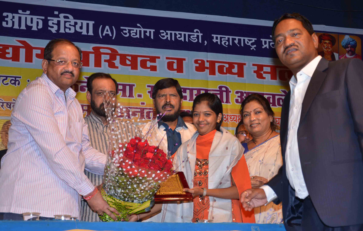 RPI PRESIDENT RAMDAS ATHWALE FELICITATED BY PADMASHREE MILIND KAMBLE,KALPANA SAROJ & 1st CLASS PASS CA STUDENT IN INDIA PREMA JAYAKUMAR AT BORIVALI PRABODHANKAR HALL.