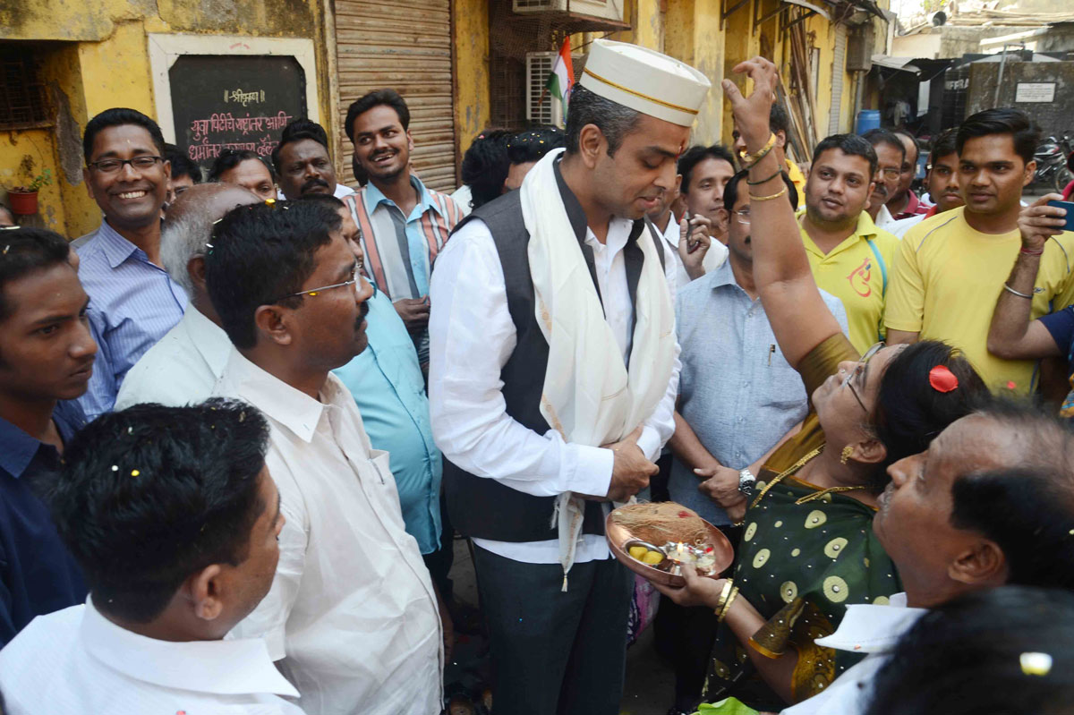 Union Minister of state & MP.Milind Deora Inaugurates the completed work from his MP LAD Funds in South Mumbai.