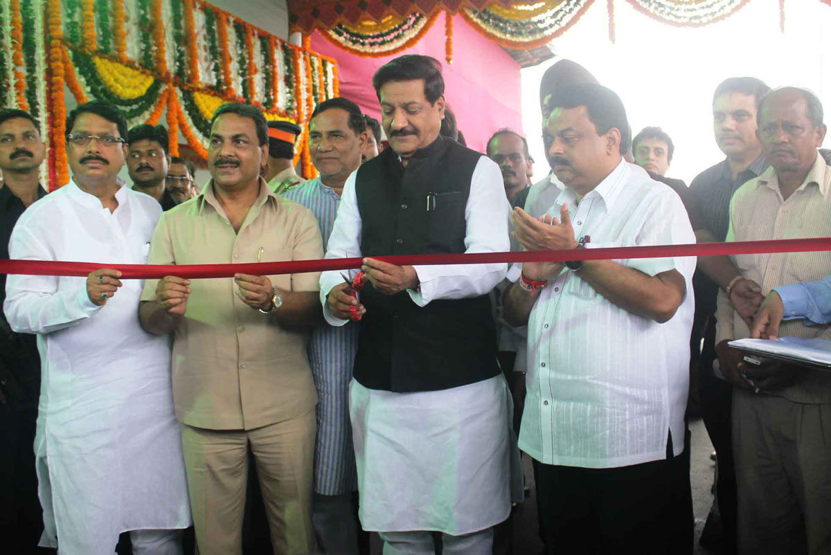 Kherwadi Flyover Inauguration by Chief Minister Prithviraj Chavan.