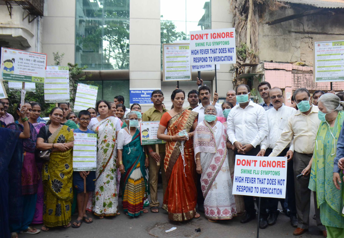 Swine Flu Awareness Campaign by South Mumbai Congress Ex.MLA Annie Shekhar at Colaba.