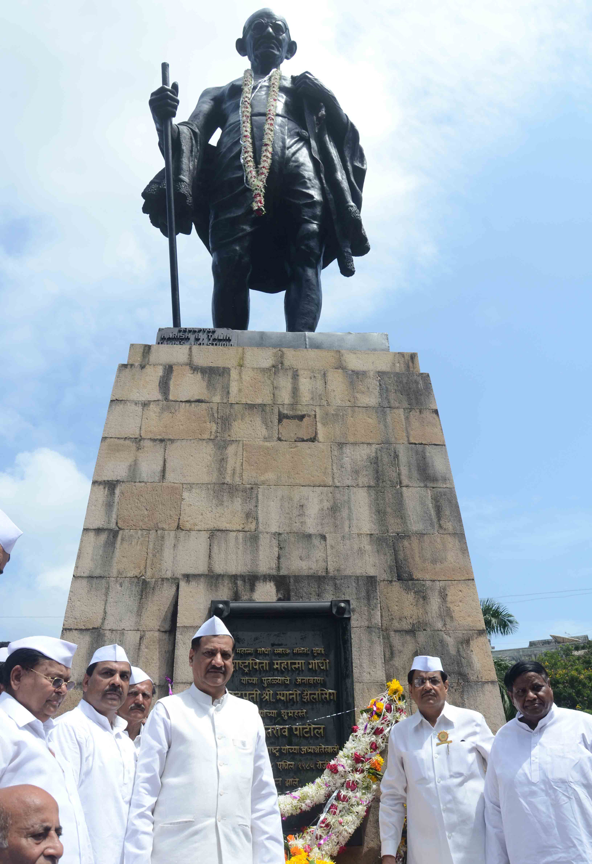 TRIBUTE TO FATHER OF NATION MAHATMA GANDHI & LATE PRIME MINISTER LALBHADUR SHASTRI ON THEIR BIRTH ANNIVERSARY IN MUMBAI.
