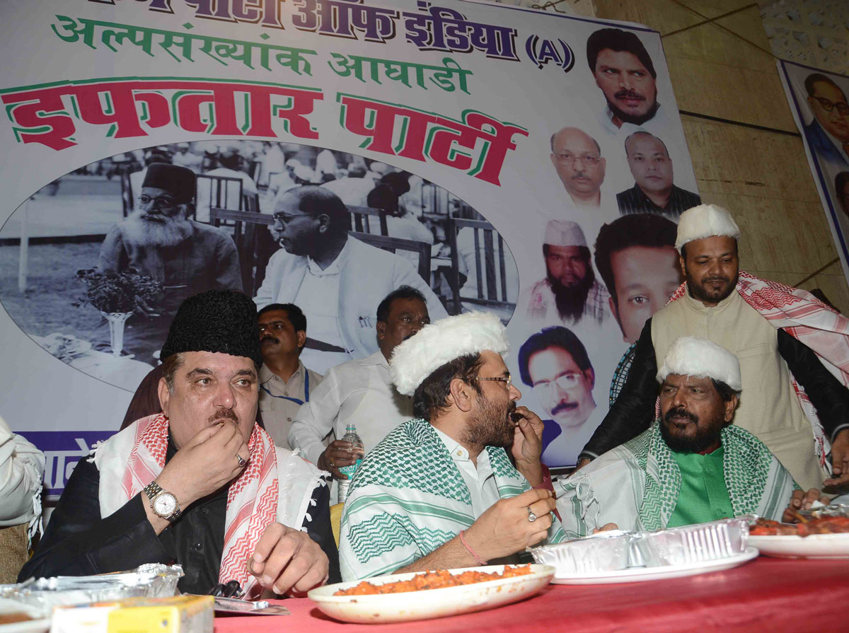 RPI Chief Ramdas Athawale Organised Ramzan Roza Iftaar Party at Haj House.