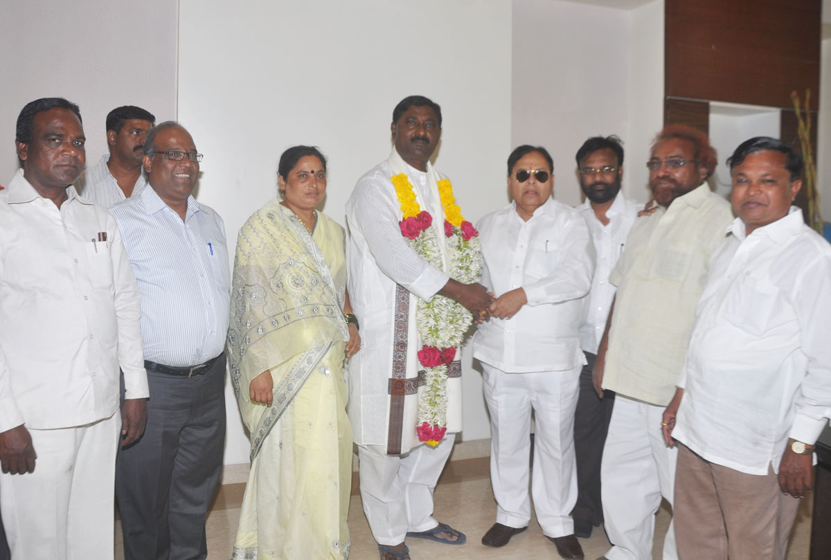 M.L.A.& EX.MINISTER CHANDRAKANT HANDORE ON OCCASION BIRTHDAY .