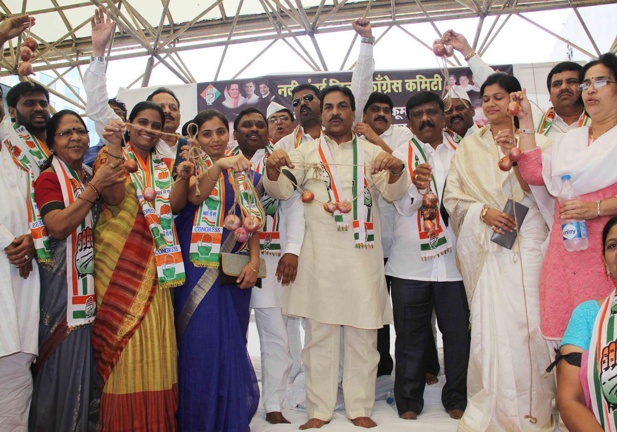 Congress Party Leader's Protest against BJP Govt.at Thane & New Mumbai.