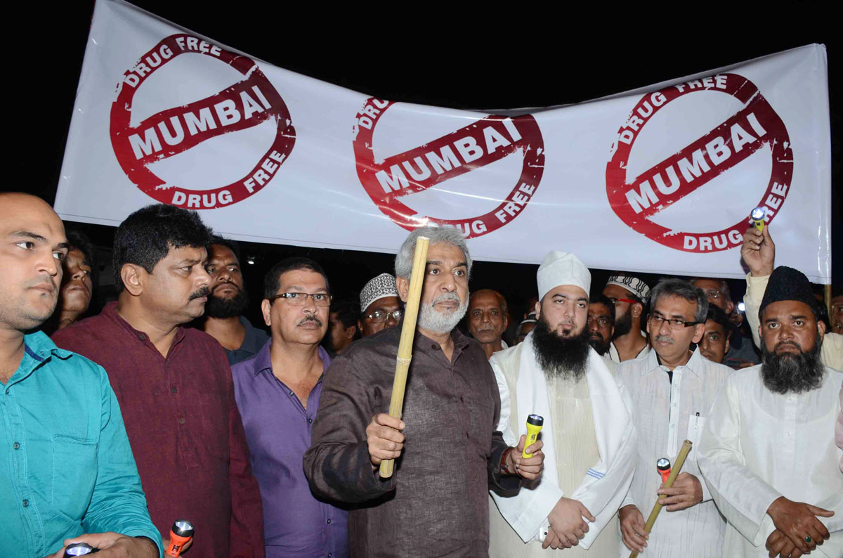 Drug Free Mumbai....Peaceful Protest Lead by Hazrat Syed Maulana Moinuddin Ashraf (Moin Miya) at Dongri Police Station.