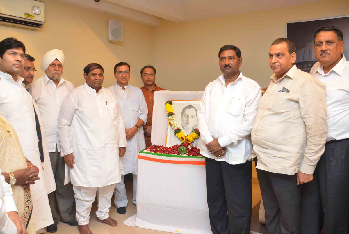 MRCC Leader's Paying Homage To former Prime Minister Rajiv Gandhi on his Birth Anniversary in Mumbai.