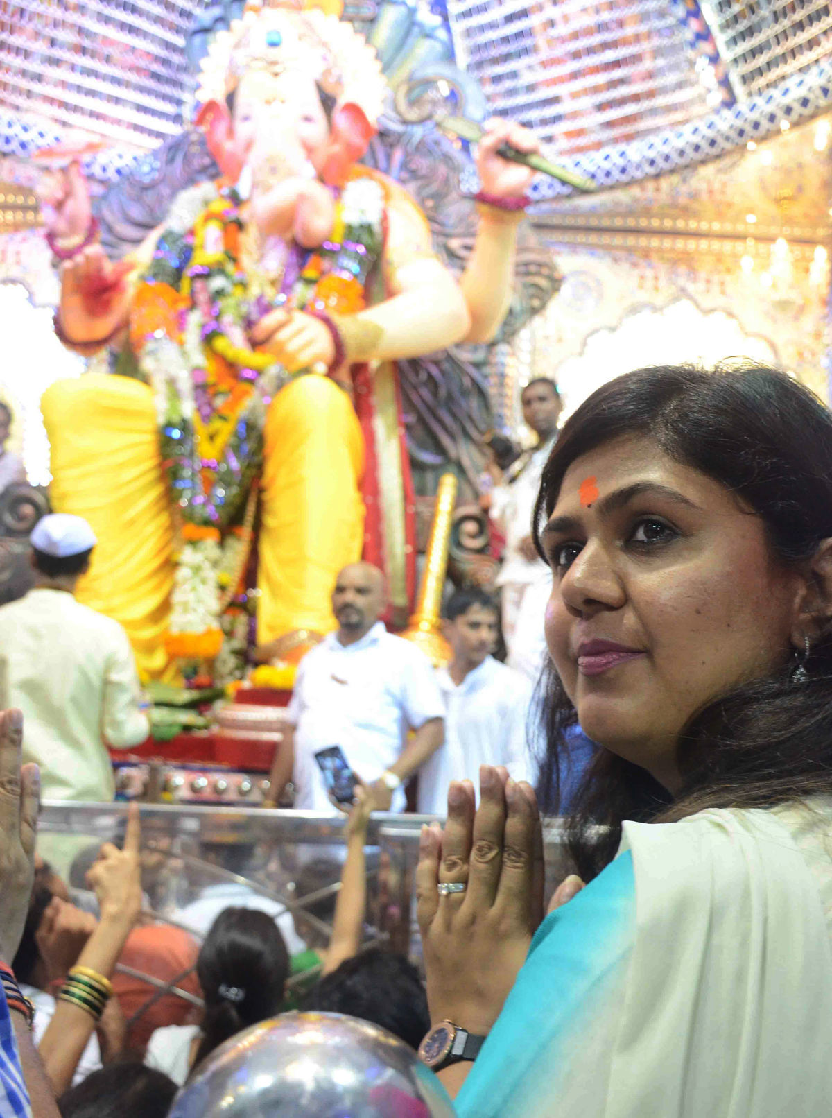 Minister Pankaja Munde For "Lal Baugcha Raja" Ganpati Darshan.