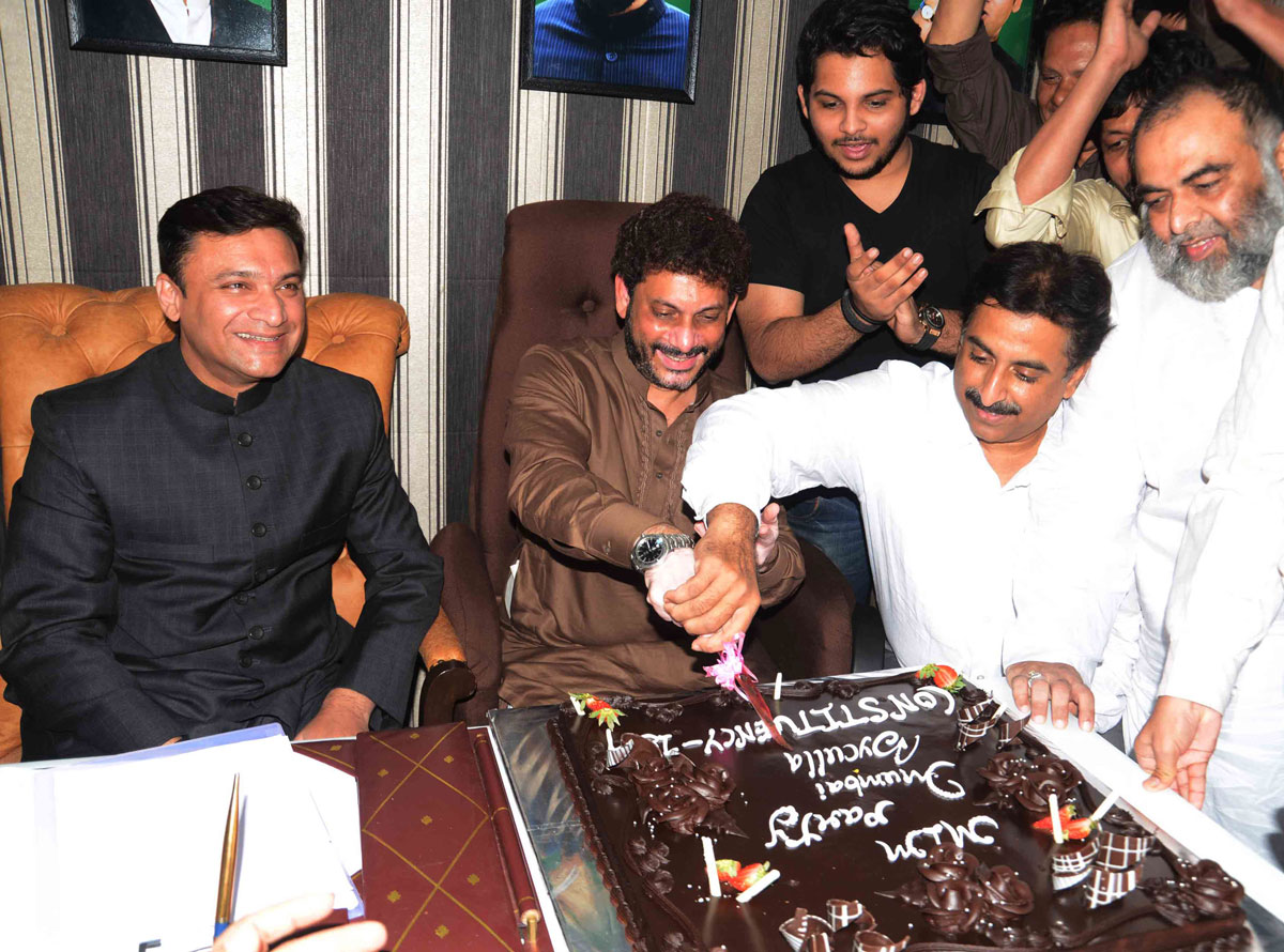 AIMIM Leader Akbaruddin Owaisi Inaugurates Party Office at Byculla Vidhansabha MLA Waris Pathan.