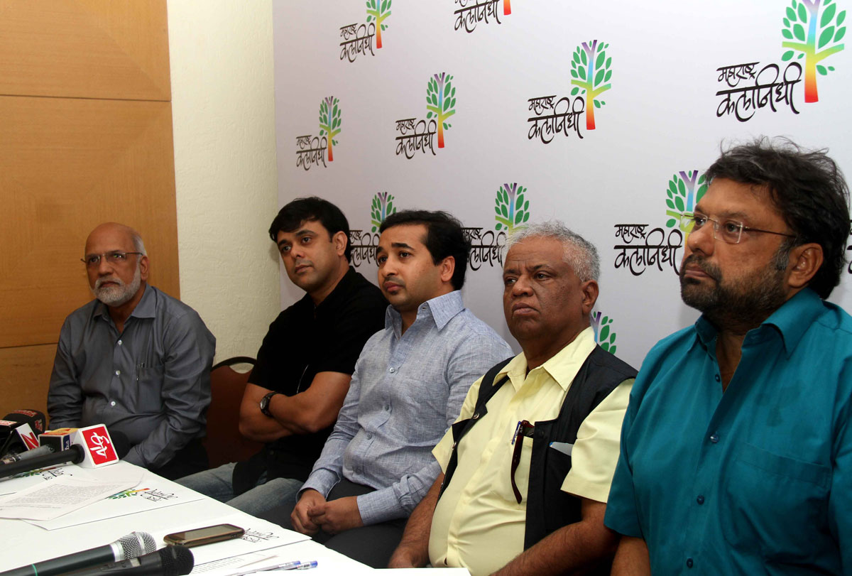 SWABHIMAAN SANGHATANA PRESIDENT NITESH NARAYANRAO RANE & ANANT PANSHIKAR LAUNCHED MEMBERSHIP DRIVE FOR MAHARASHTRA KALA NIDHI RASIK MANDAL.