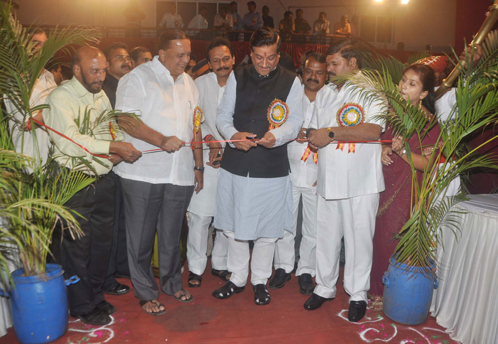CHIEF MINISTER PRITHVIRAJ CHAVAN AT KAMGAR MAIDAN ELPHISTON ROAD.