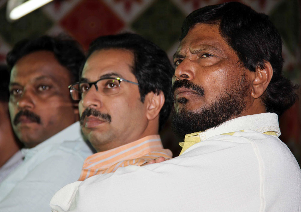 MAHAYUTI LEADERS UDHAV THAKARE, RAMDAS ATHAWALE  & VINOD TAWADE AT MUMBAI MARATHI PATRAKAR SANGH.