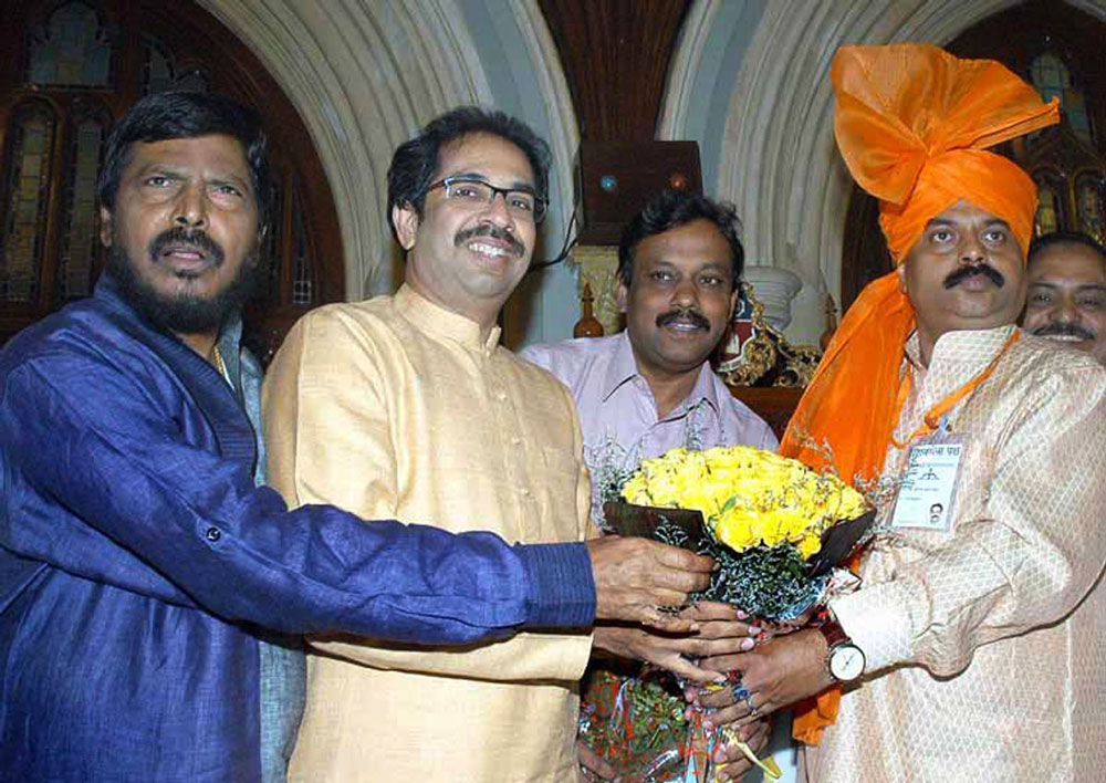 SHIVSENA WORKING PRESIDENT UDDHAV THACKREY FELICITATED SUNIL PRABHU AS MUMBAI MAYOR.